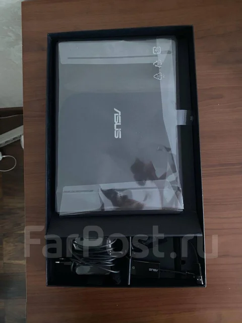 Asus ZenBook. 14.1", 1,5����, ��� 8 ��, ���� 256���, WiFi: 1, Bluetooth: 1, ����������� �� 12��. ����
