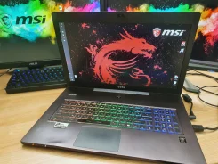 MSI GS70. 17.3", 3,4����, ��� 16 ��, ���� 1 000���, WiFi: 1, Bluetooth: 1, ����������� �� 1��. ����