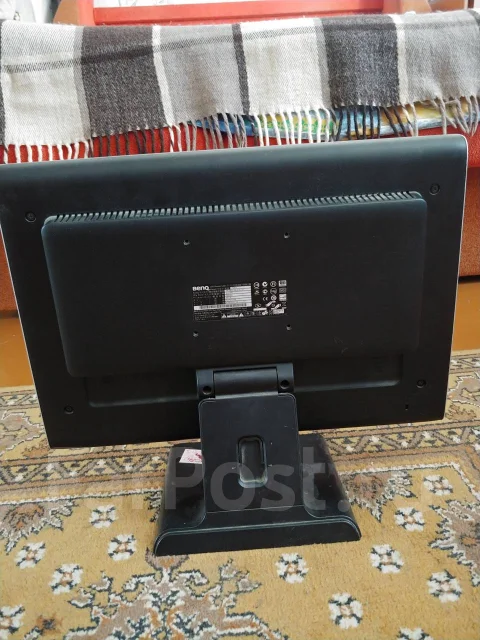 BenQ. 20.1" ����