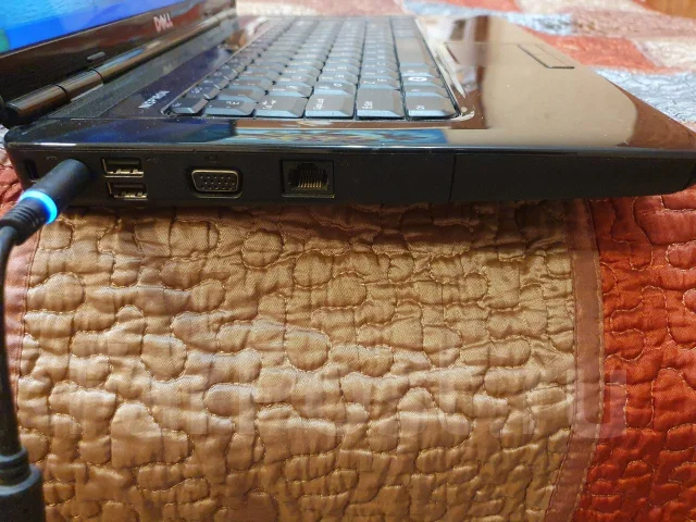 Dell Inspiron 1545. 15.5", 2,2����, ��� 4 ��, ���� 250���, WiFi: 1 ����