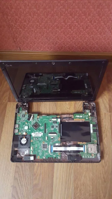 Dell Inspiron 1545. 15.6", Bluetooth: 1 ����
