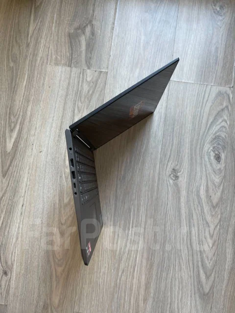 Lenovo Yoga. 2 200����, ��� 4 ��, ���� 126���, WiFi: 1, Bluetooth: 1 ����