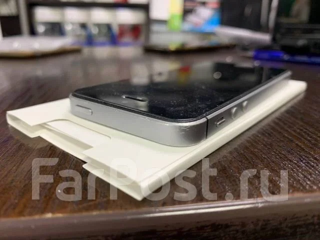 Apple iPhone SE. �/�, ������, 3G, 4G LTE, NFC ����