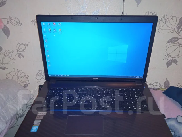 DEXP Atlas. 17.3", 2,6����, ��� 8 ��, ���� 500���, WiFi: 1, Bluetooth: 1, ����������� �� 2��. ����