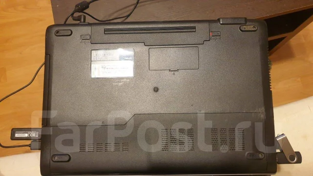 Asus N53. 15.6", 2,5����, ��� 6 ��, ���� 620���, WiFi: 1, Bluetooth: 1, ����������� �� 3��. ����