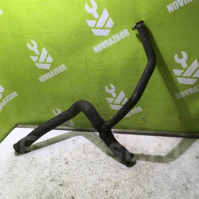 Патрубок системы охлаждения рено логан. Сандеро 1 патрубок охлаждения. Патрубок с клапаном рено логан. Патрубок системы охлаждения рено логан. Патрубок системы охлаждения рено логан.