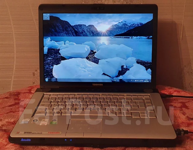 Toshiba Satellite A200. 15.4", 1,7����, ��� 2048 ��, ���� 200���, WiFi: 1, ����������� �� 1��. ����