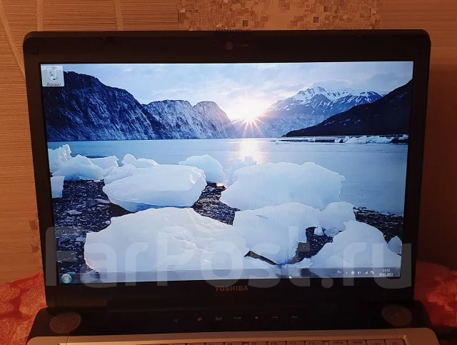 Toshiba Satellite A200. 15.4", 1,7����, ��� 2048 ��, ���� 200���, WiFi: 1, ����������� �� 1��. ����