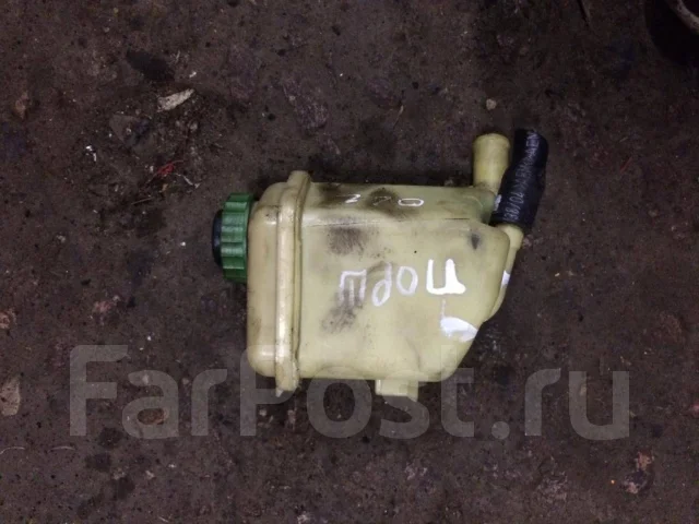 Фольксваген туарег бачок гур где находится
