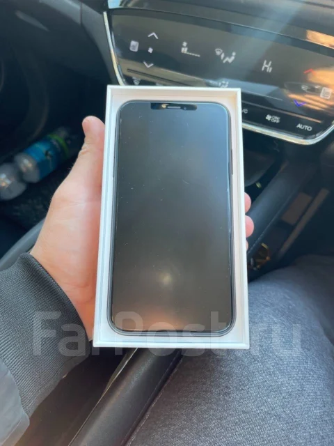Apple iPhone Xr. �/�, ������, 3G, 4G LTE, NFC ����