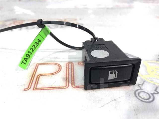 кнопка открывания бака