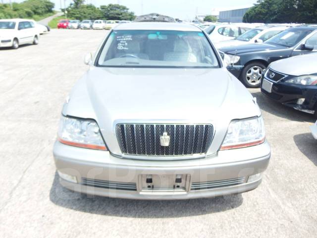 Toyota crown majesta 2001