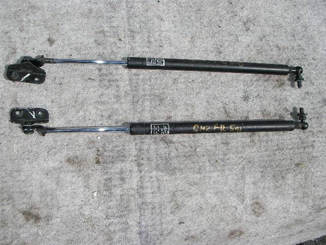 Крепление амортизатора крышки багажника субару импреза 2008 хэтчбек. Амортизатор багажника субару. Амортизатор субару аутбек. Амортизатор багажника субару. St-63269-fg020.