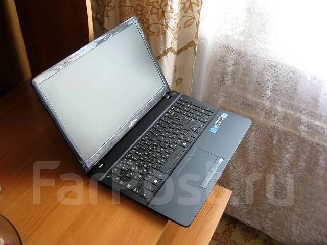 Samsung ATIV Book 4 450R5E. 15.6", 3����, ��� 8 ��, ���� 500���, WiFi: 1, Bluetooth: 1, ����������� �� 3��. ����