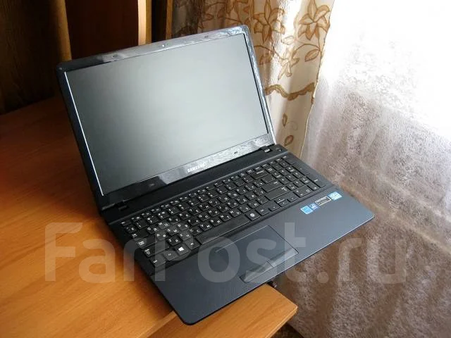 Samsung ATIV Book 4 450R5E. 15.6", 3����, ��� 8 ��, ���� 500���, WiFi: 1, Bluetooth: 1, ����������� �� 3��. ����