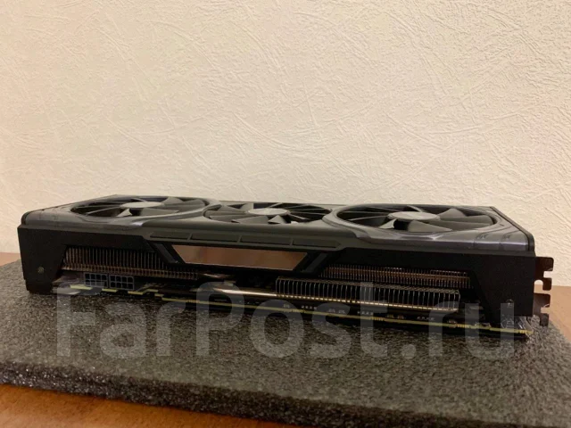 Radeon RX Vega 64 ����