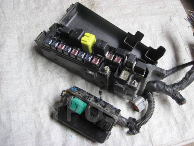 Предохранители мазда мпв. Блок предохранителей мазда мпв 2. Блок предохранителей mazda mpv 2001. Mazda mpv блок предохранителей. Предохранители мазда мпв.