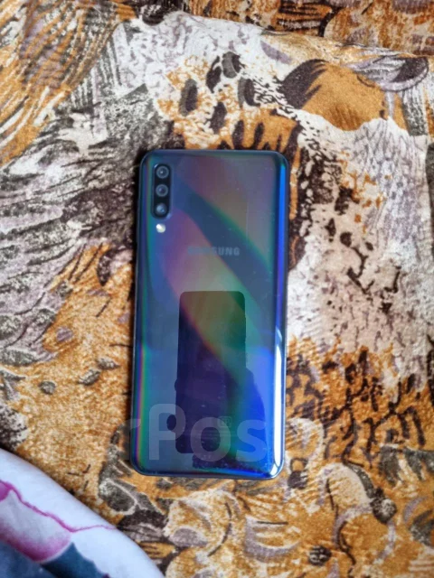 Samsung Galaxy A50. �/�, ������, 3G, 4G LTE, NFC ����
