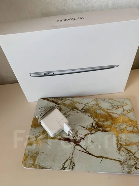 Apple MacBook Air 13 2015 Early. 13.3", ��� 8 ��, ���� 256���, WiFi: 1, Bluetooth: 1 ����