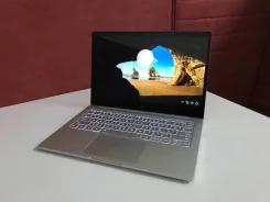 Xiaomi Mi Notebook Air. 13.3", 2,4����, ��� 8 ��, ���� 256���, WiFi: 1, Bluetooth: 1, ����������� �� 3��. ����