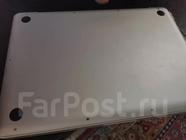 Apple MacBook 13. 13", 2,4����, ��� 8 ��, ���� 256���, WiFi: 1, Bluetooth: 1, ����������� �� 8��. ����