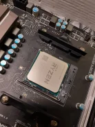 AMD Ryzen 5 2400G ����