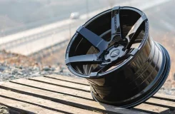 Shogun. 8.5x17", 5x114.3, ET20 ����