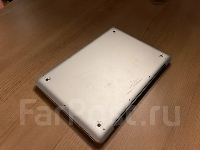 Apple MacBook 13. 13.3", 2,5����, ��� 4 ��, ���� 500���, WiFi: 1, Bluetooth: 1, ����������� �� 3��. ����