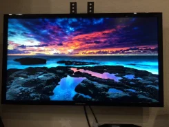 Samsung. 28" ����