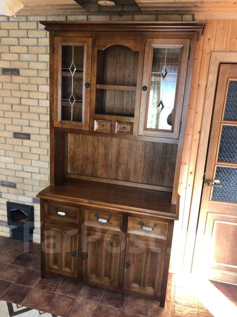 Буфет из массива дерева на заказ, новый во Владивостоке