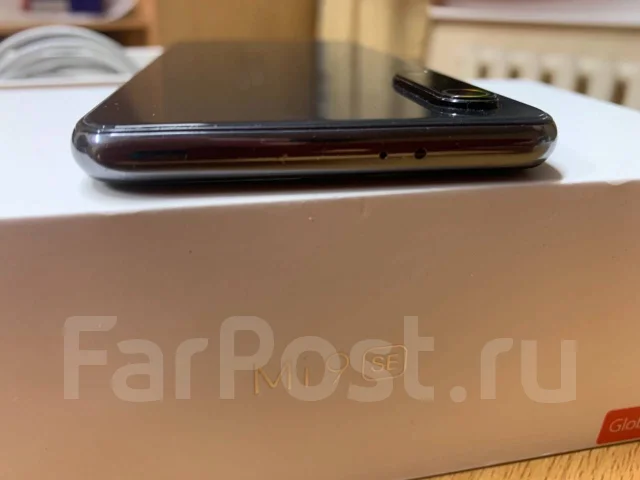 Xiaomi Mi9 SE. �/�, ������, 3G, 4G LTE, Dual-SIM, NFC ����