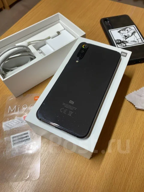 Xiaomi Mi9 SE. �/�, ������, 3G, 4G LTE, Dual-SIM, NFC ����
