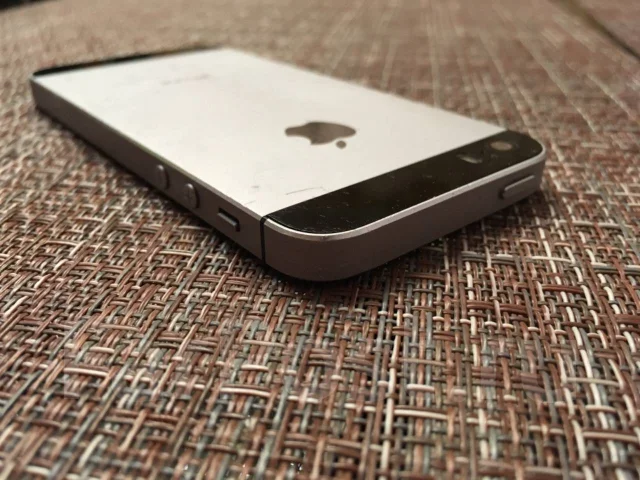 Apple iPhone 5s. �/�, ������, 3G, 4G LTE, NFC ����