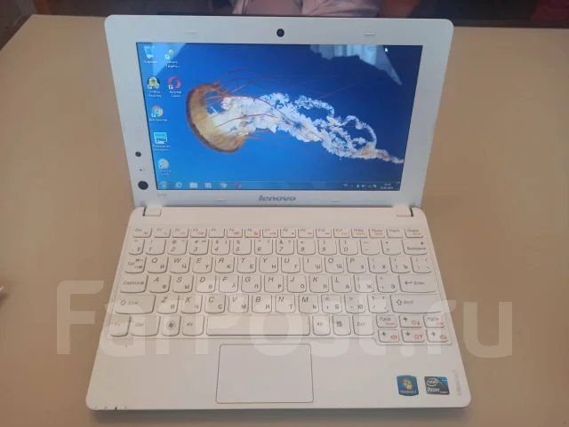 Lenovo IdeaPad S100. 10.1", 1,7����, ��� 2048 ��, ���� 250���, WiFi: 1, Bluetooth: 1, ����������� �� 3��. ����