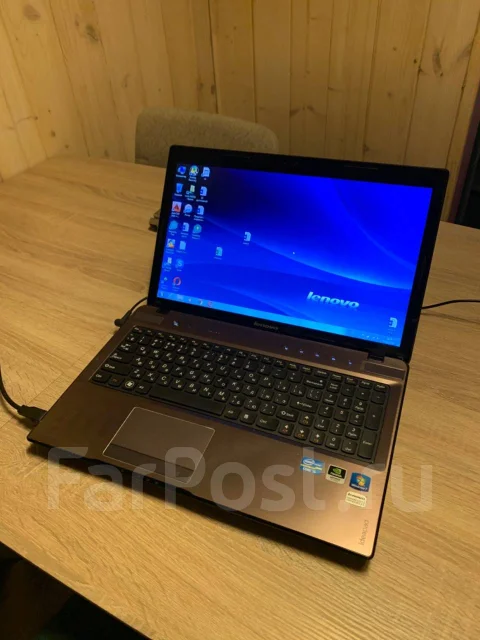 Lenovo IdeaPad Z570. 15.6", 2 500����, ��� 6 ��, ���� 500���, WiFi: 1, Bluetooth: 1, ����������� �� 8��. ����