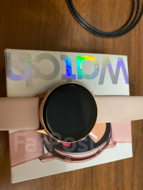 Samsung Galaxy Watch Active. GPS, NFC, IP68 ����