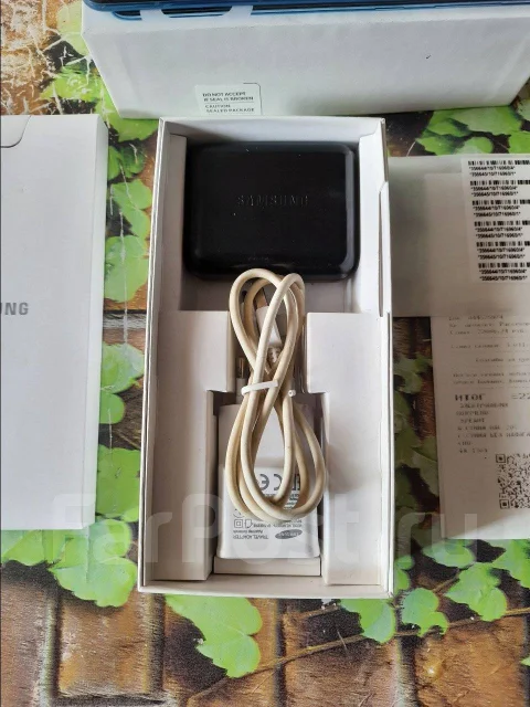 Samsung Galaxy A50. �/�, �����, 3G, 4G LTE, Dual-SIM, ����������, NFC ����