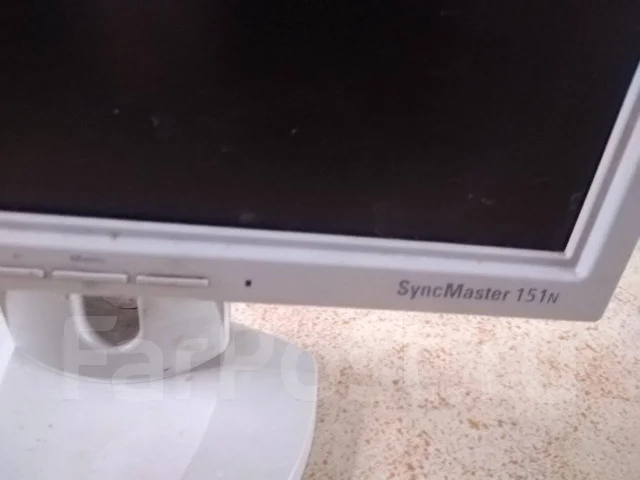Samsung. 15" ����