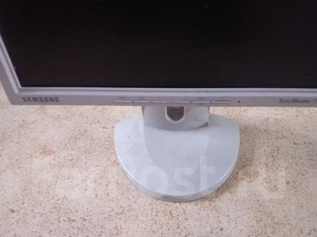 Samsung. 15" ����