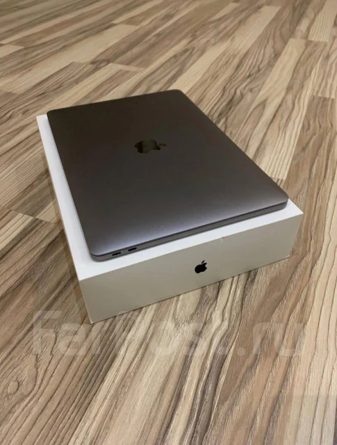 Apple MacBook Pro 13 2017 Mid. 13.3", ���� 256��� ����