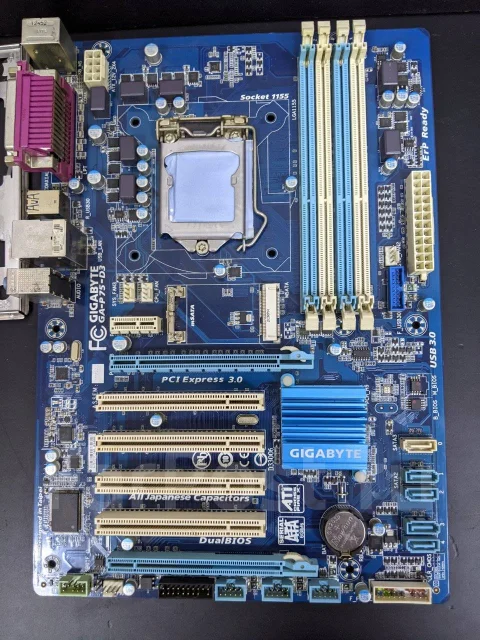 Gigabyte GA-P75-D3 LGA1155 ����