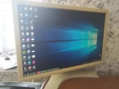 Fujitsu. 24" ����
