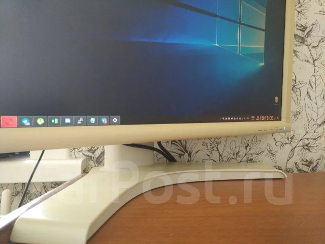 Fujitsu. 24" ����