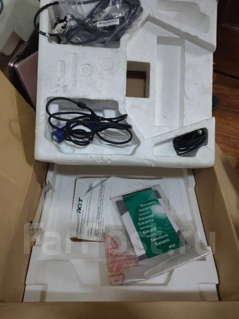 Acer. 19" ����