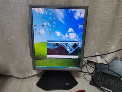 Acer. 19" ����