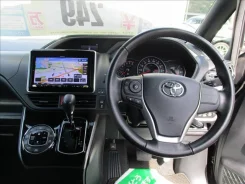 Toyota Voxy. �������, 4wd, 1.8 (99��.�.), ������ ����