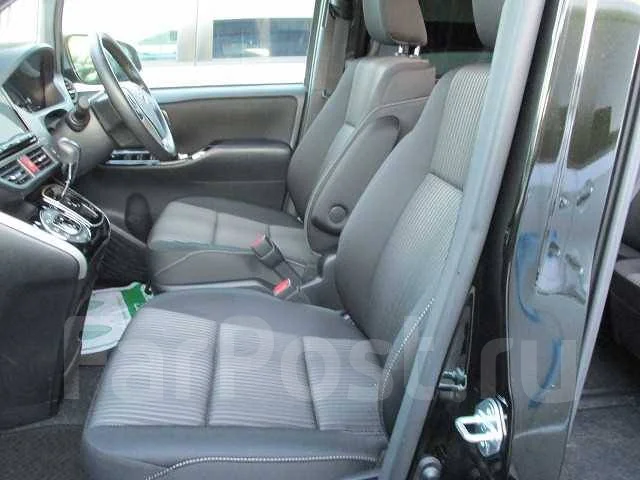 Toyota Voxy. �������, 4wd, 1.8 (99��.�.), ������ ����