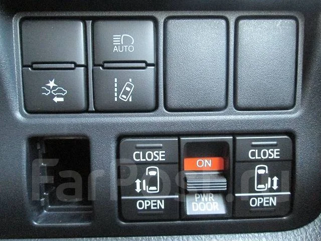 Toyota Voxy. �������, 4wd, 1.8 (99��.�.), ������ ����