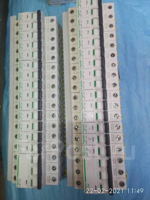 Продам автоматы Шнайдер 25ампер - Свет и электрика во Владивостоке