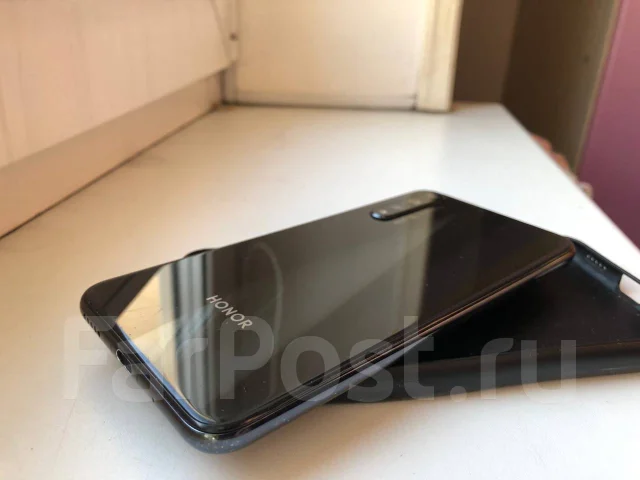 Honor 20. �/�, ������, 4G LTE, Dual-SIM, NFC ����